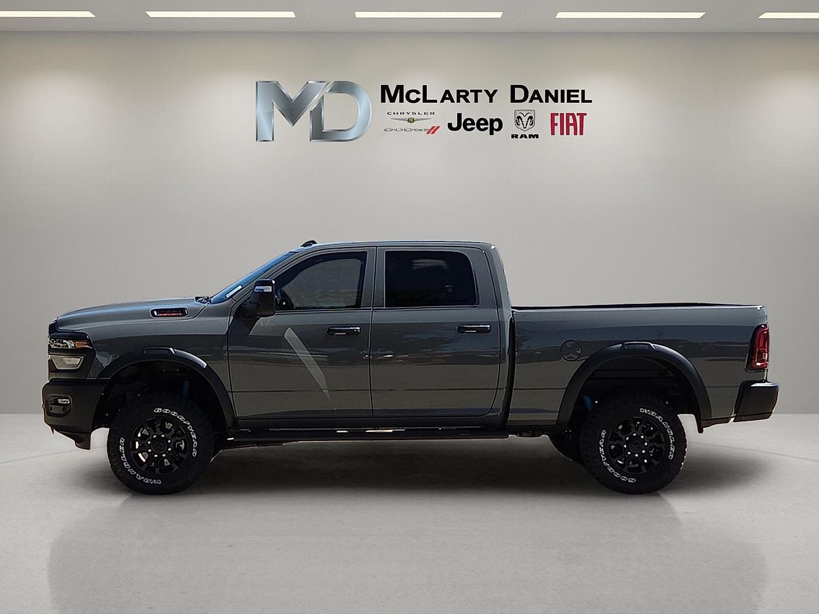 2026 RAM 2500 Tradesman Crew Cab 4x4 6'4' Box