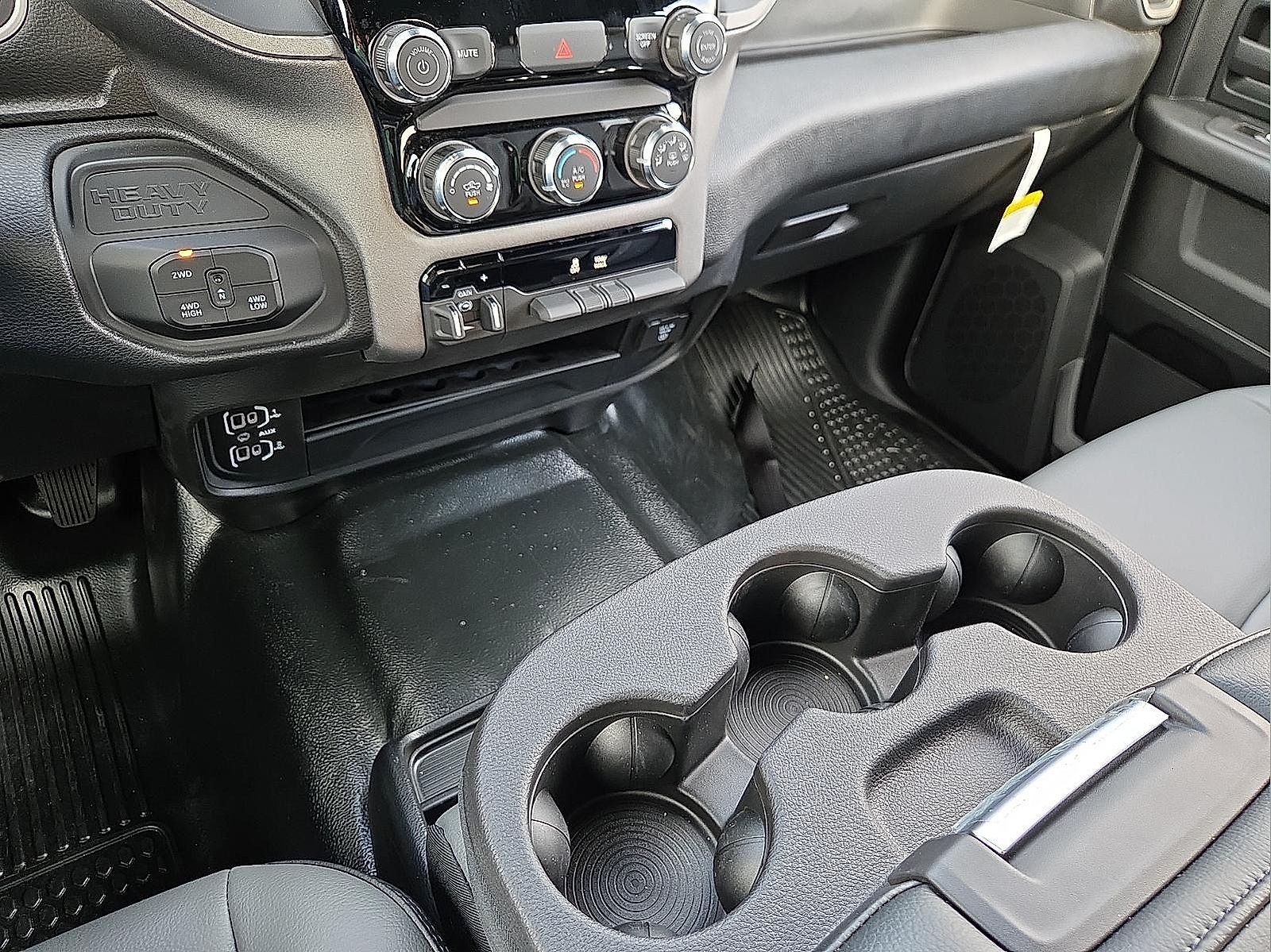2026 RAM 2500 RAM 2500 TRADESMAN CREW CAB 4X4 6'4' BOX