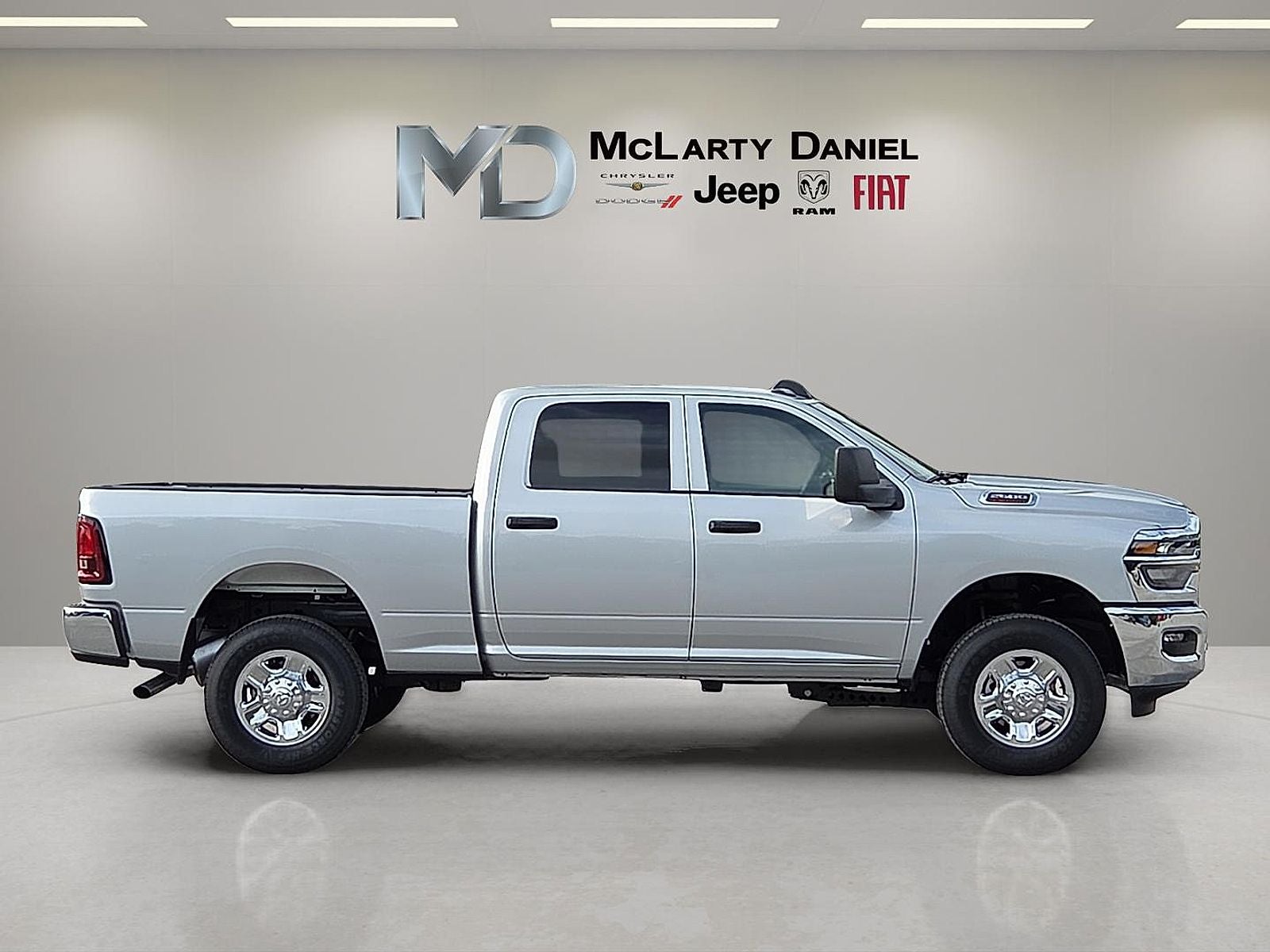 2026 RAM 2500 RAM 2500 TRADESMAN CREW CAB 4X4 6'4' BOX