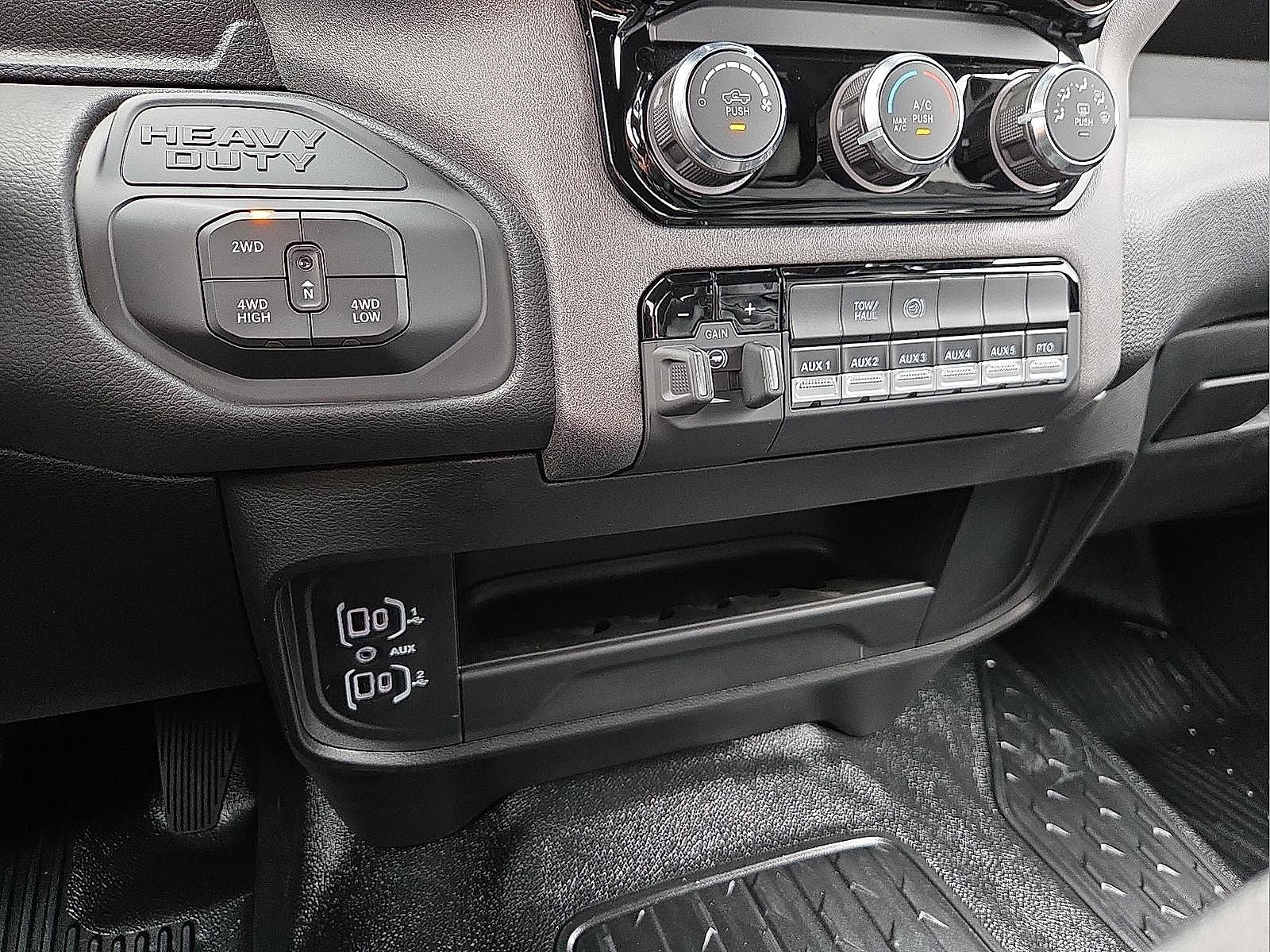 2026 RAM 3500 Tradesman/Big Horn
