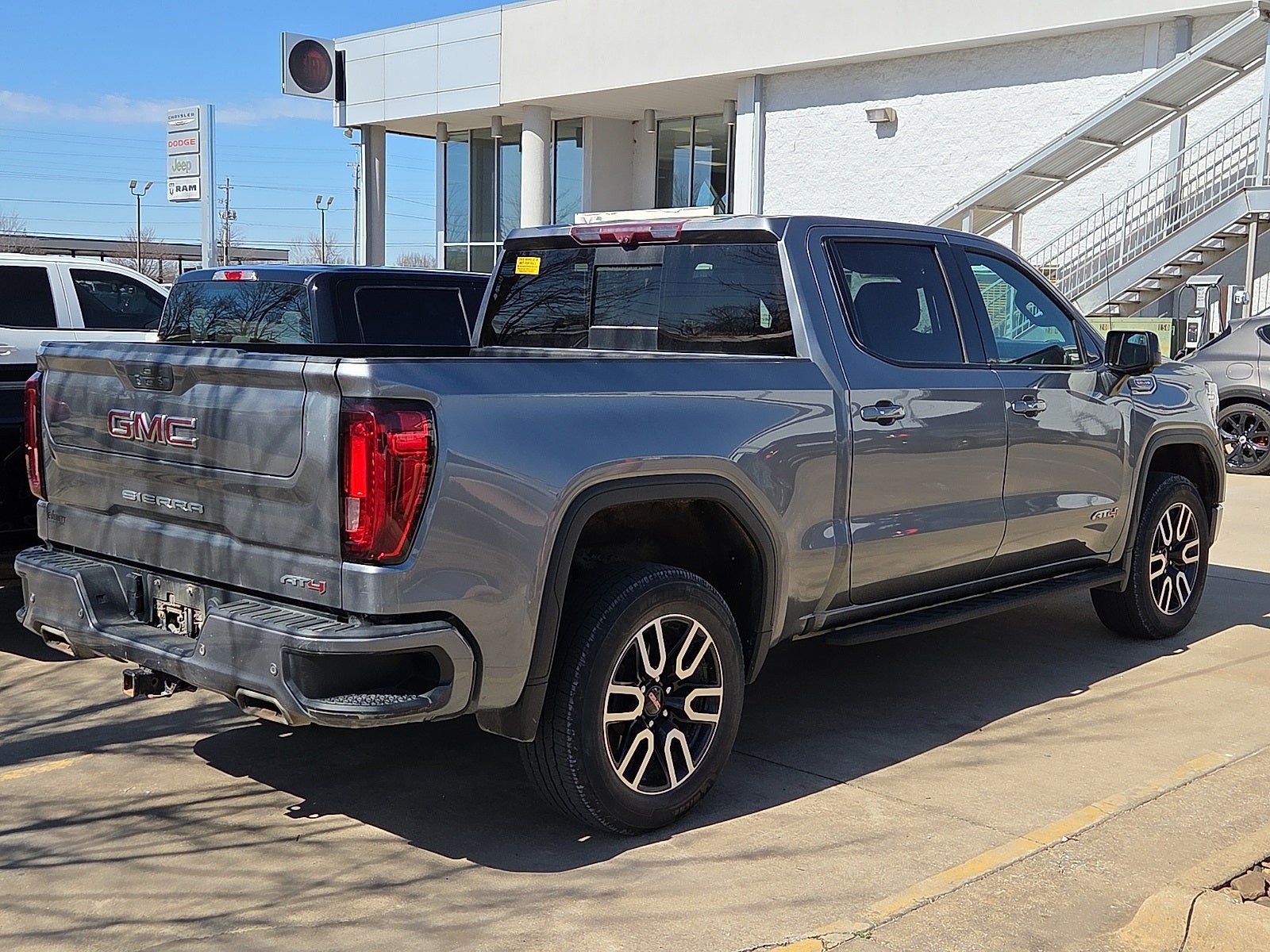 2022 GMC Sierra 1500 Limited 4WD Crew Cab Short Box AT4