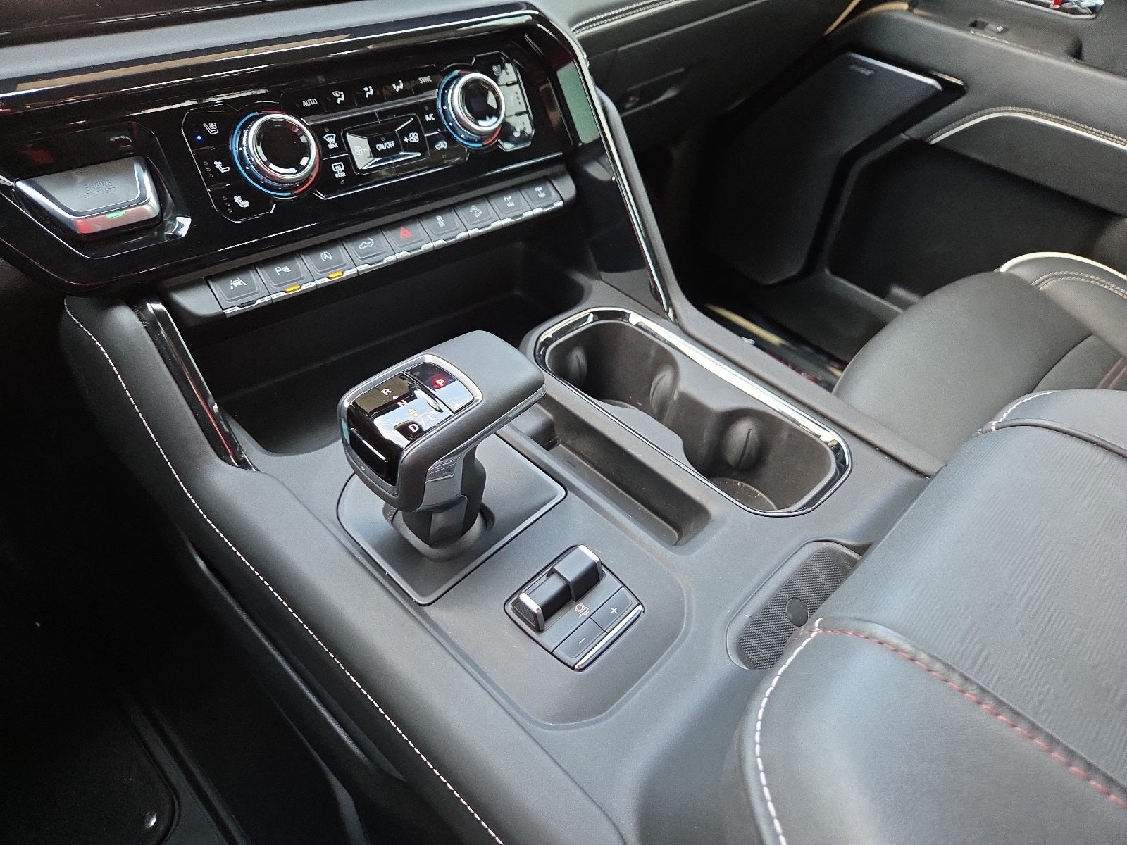 2025 GMC Sierra 1500 4WD Crew Cab Short Box AT4X