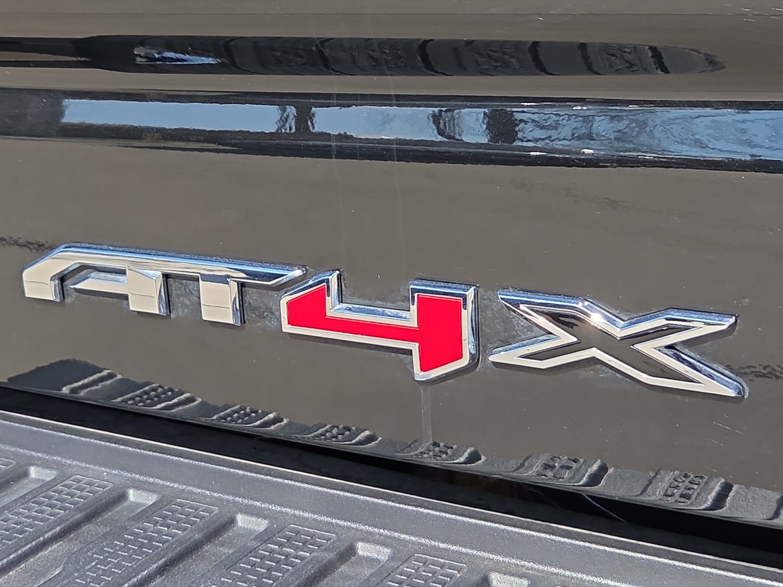 2025 GMC Sierra 1500 4WD Crew Cab Short Box AT4X