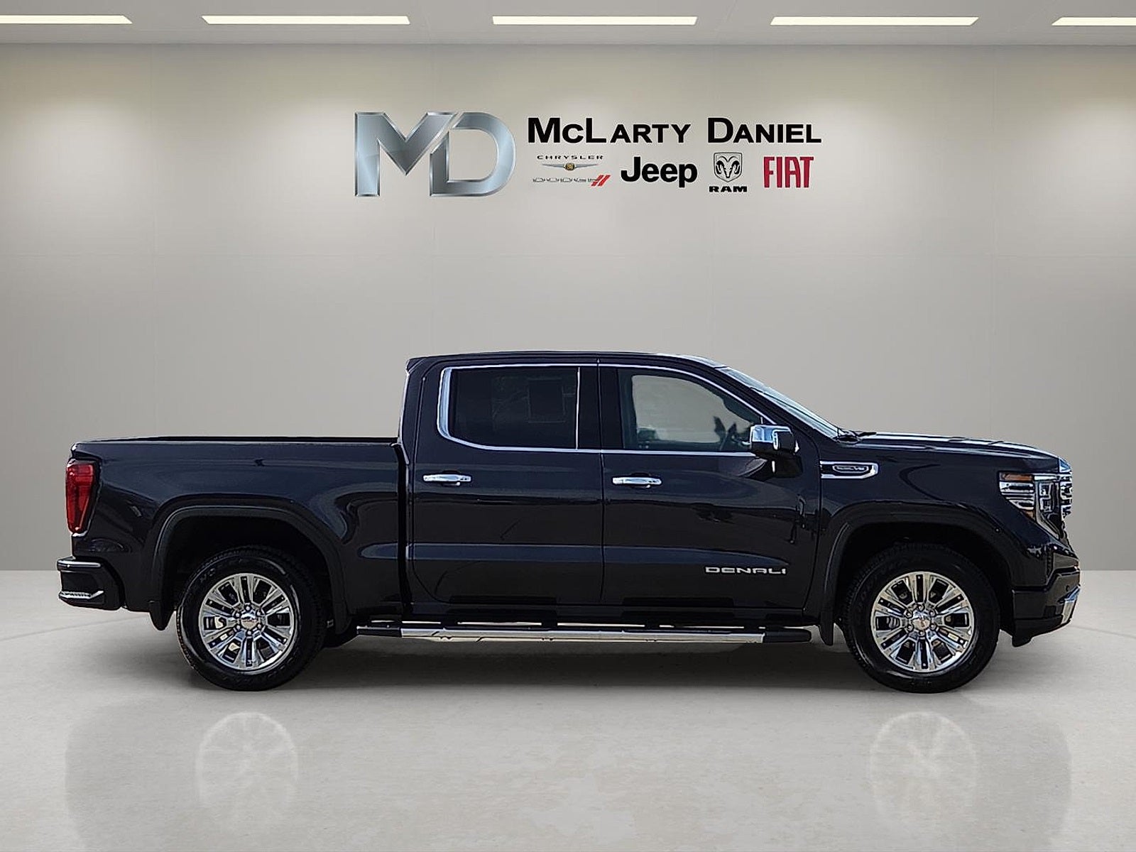 2025 GMC Sierra 1500 4WD Crew Cab Short Box Denali