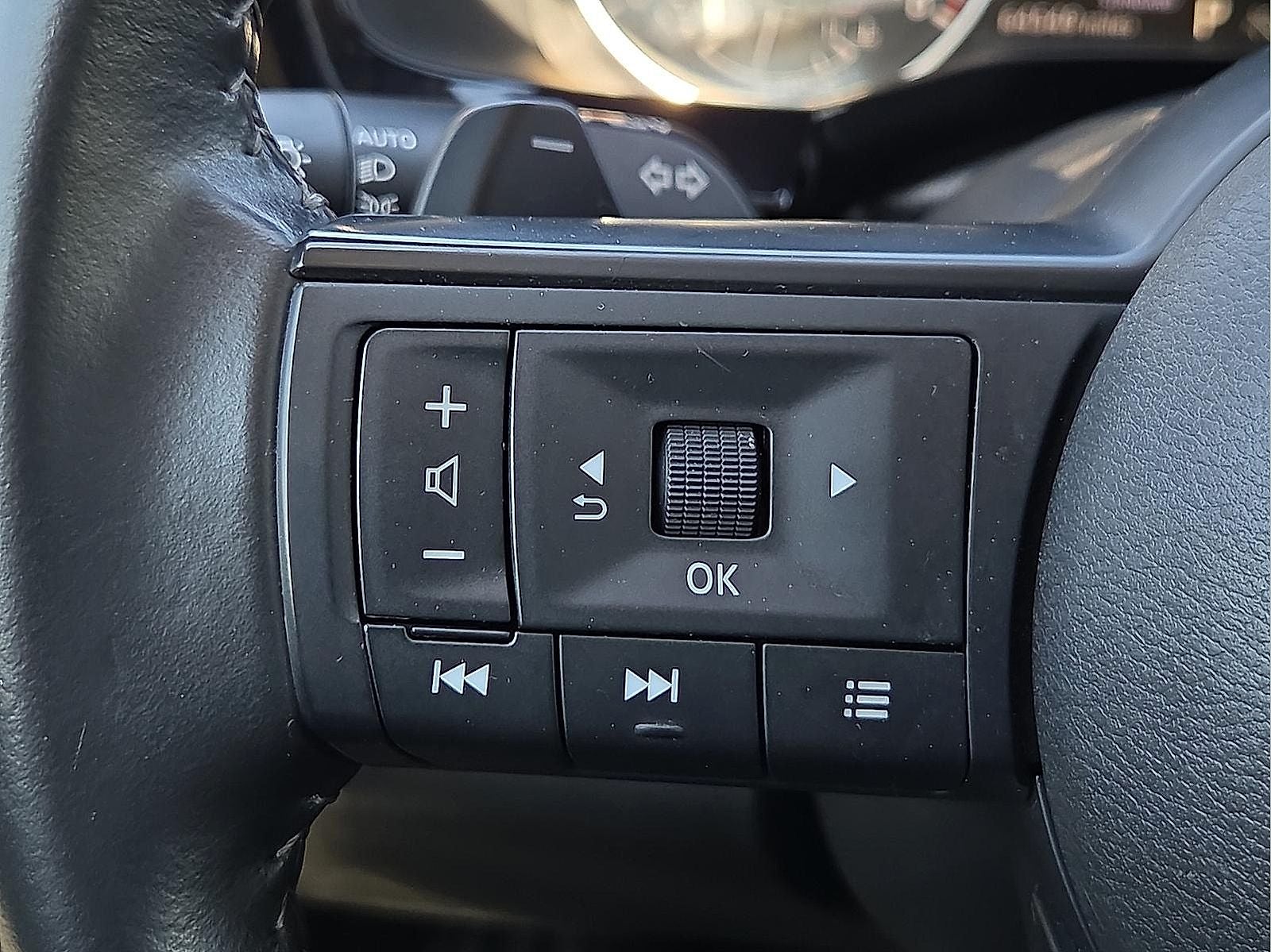 2024 Nissan Pathfinder SV FWD