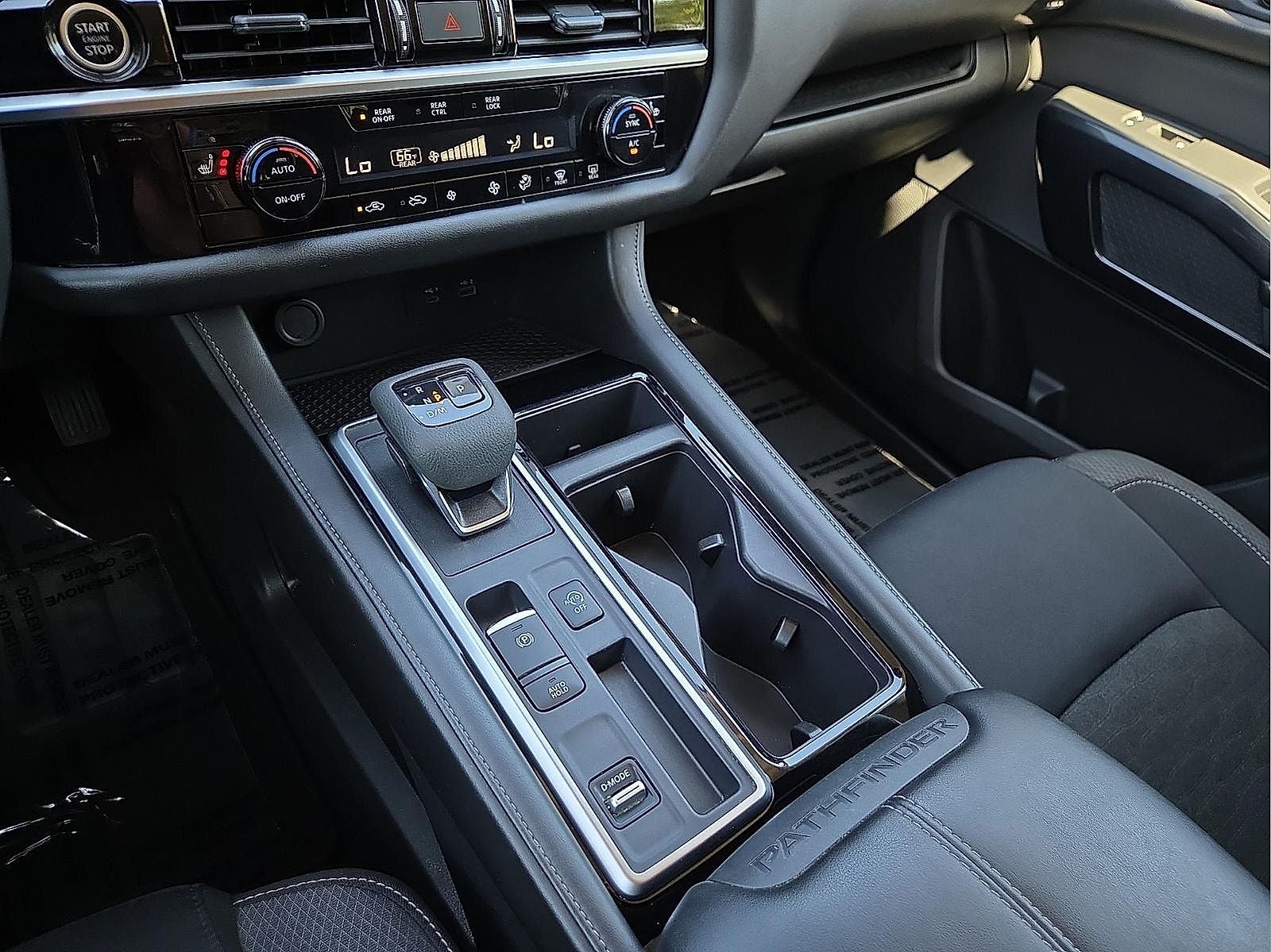 2024 Nissan Pathfinder SV FWD