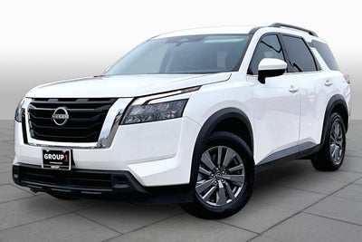 2025 Nissan Pathfinder SV