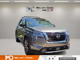 2022 Nissan Pathfinder Platinum