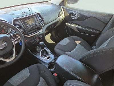 2017 Jeep Cherokee Sport