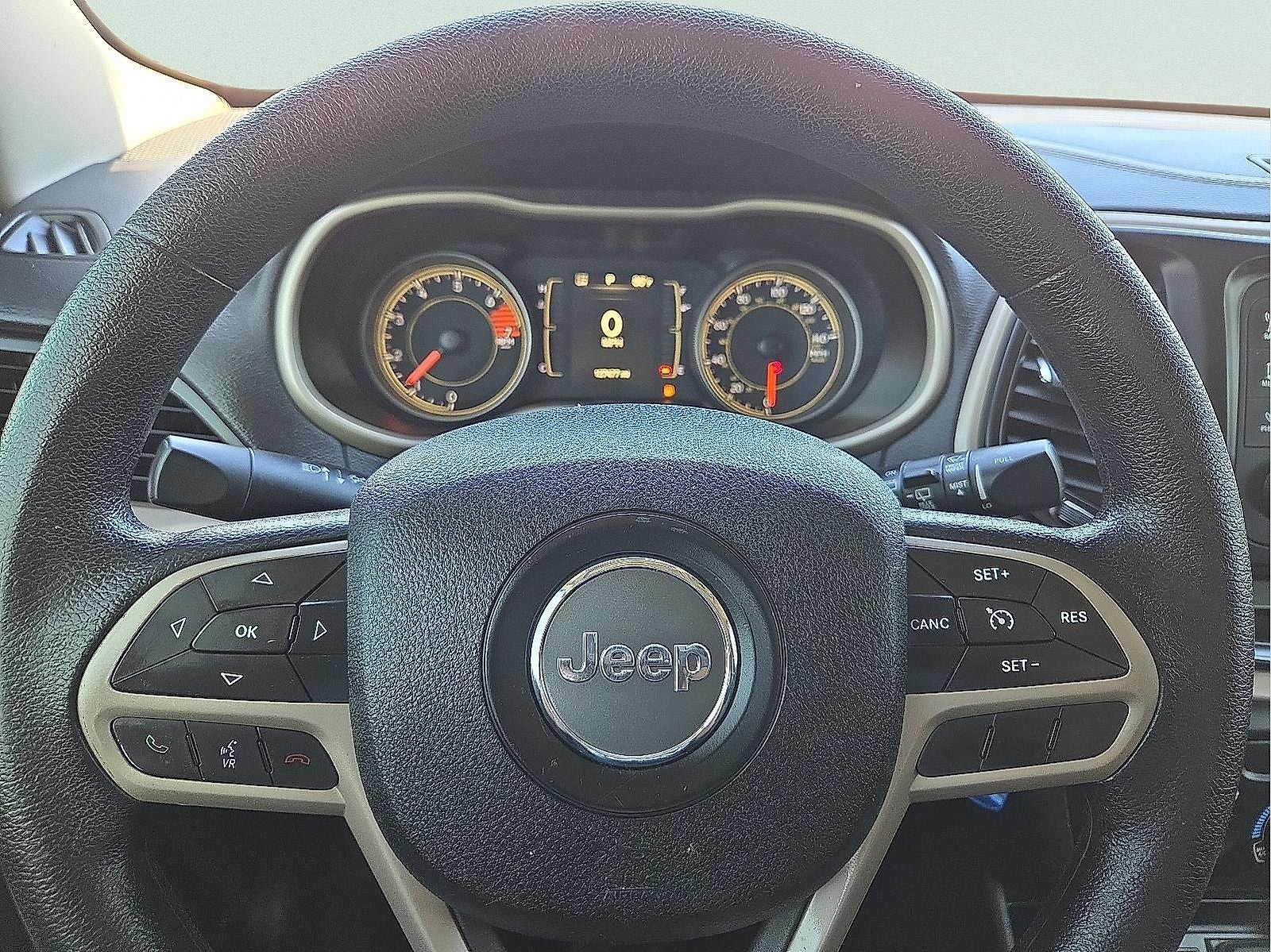 2017 Jeep Cherokee Sport
