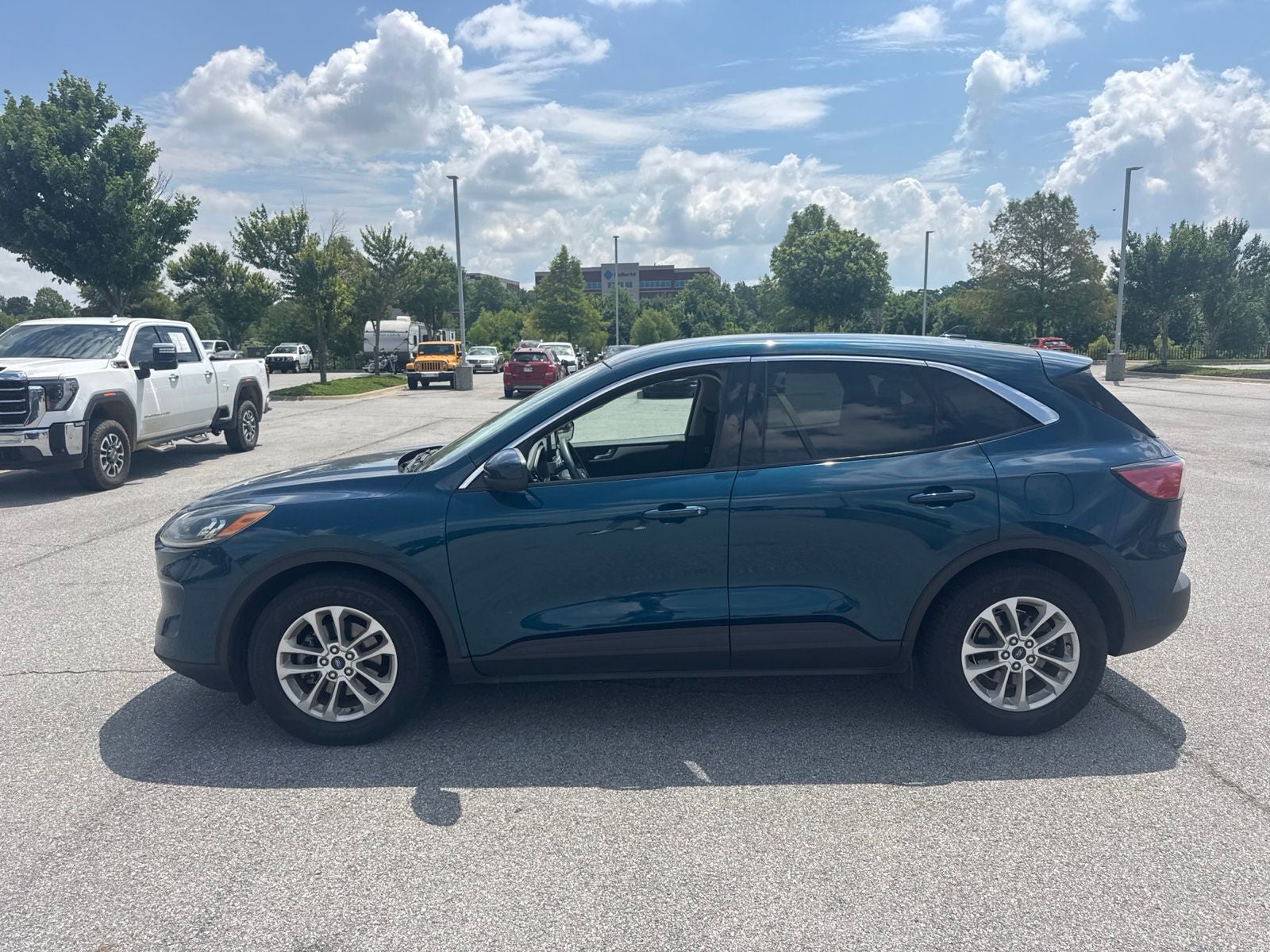 2020 Ford Escape SE