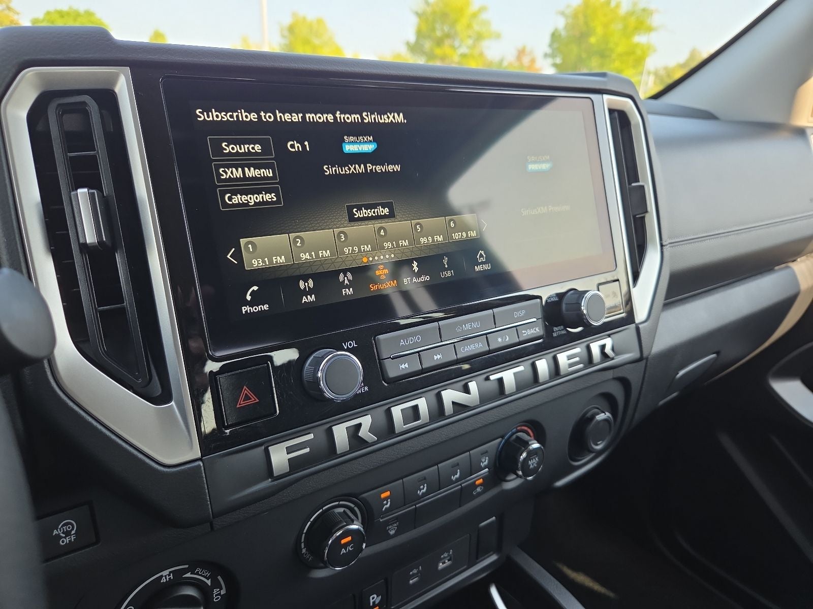 2025 Nissan Frontier SV