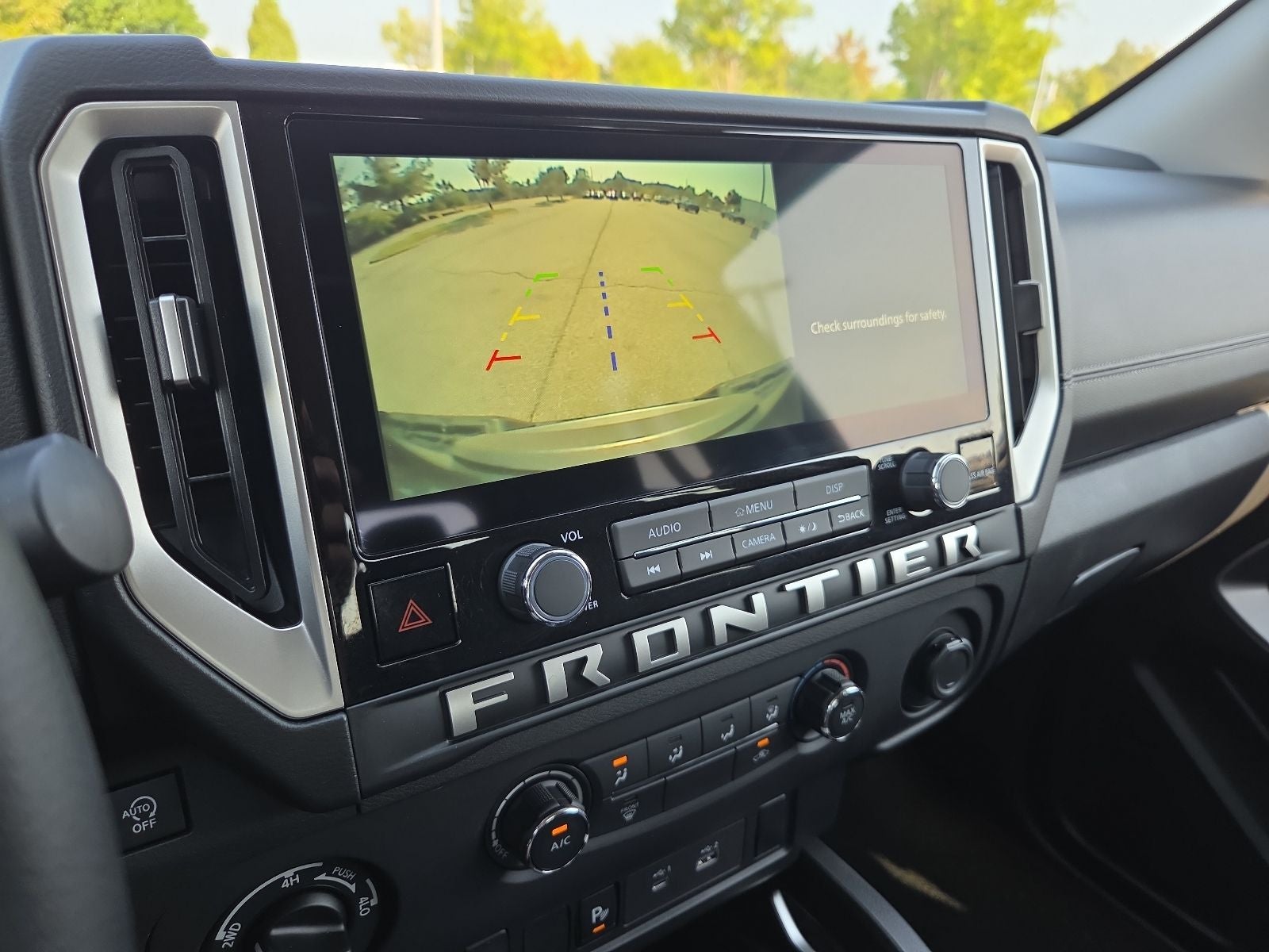 2025 Nissan Frontier SV