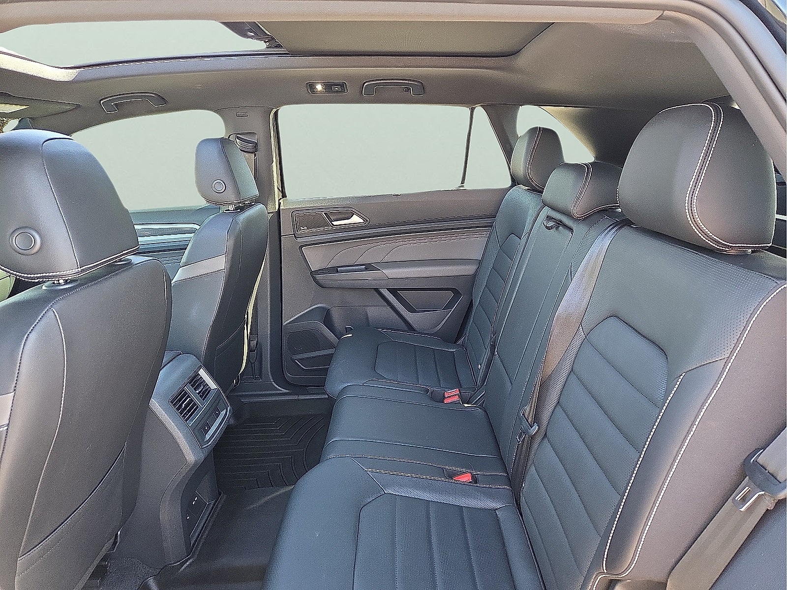 2023 Volkswagen Atlas Cross Sport 3.6L V6 SEL Premium R-Line