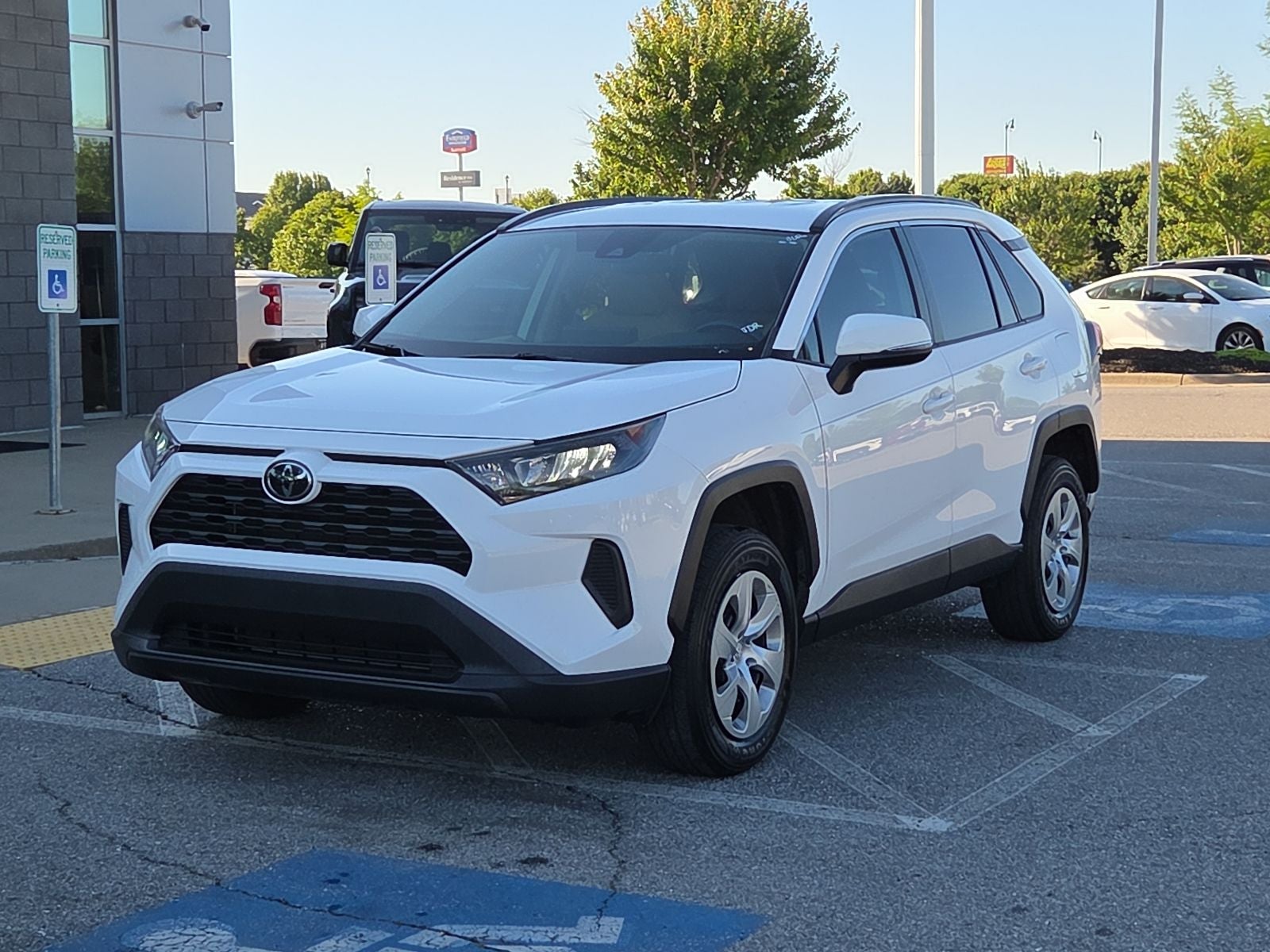 2020 Toyota RAV4 LE