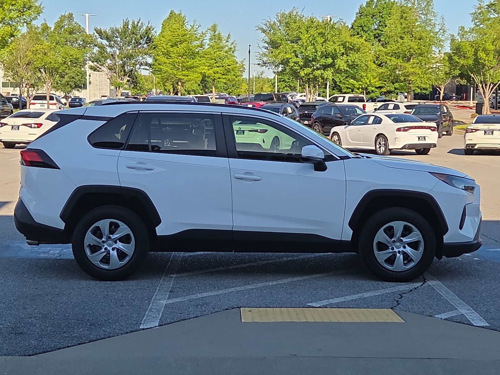 2020 Toyota RAV4 LE