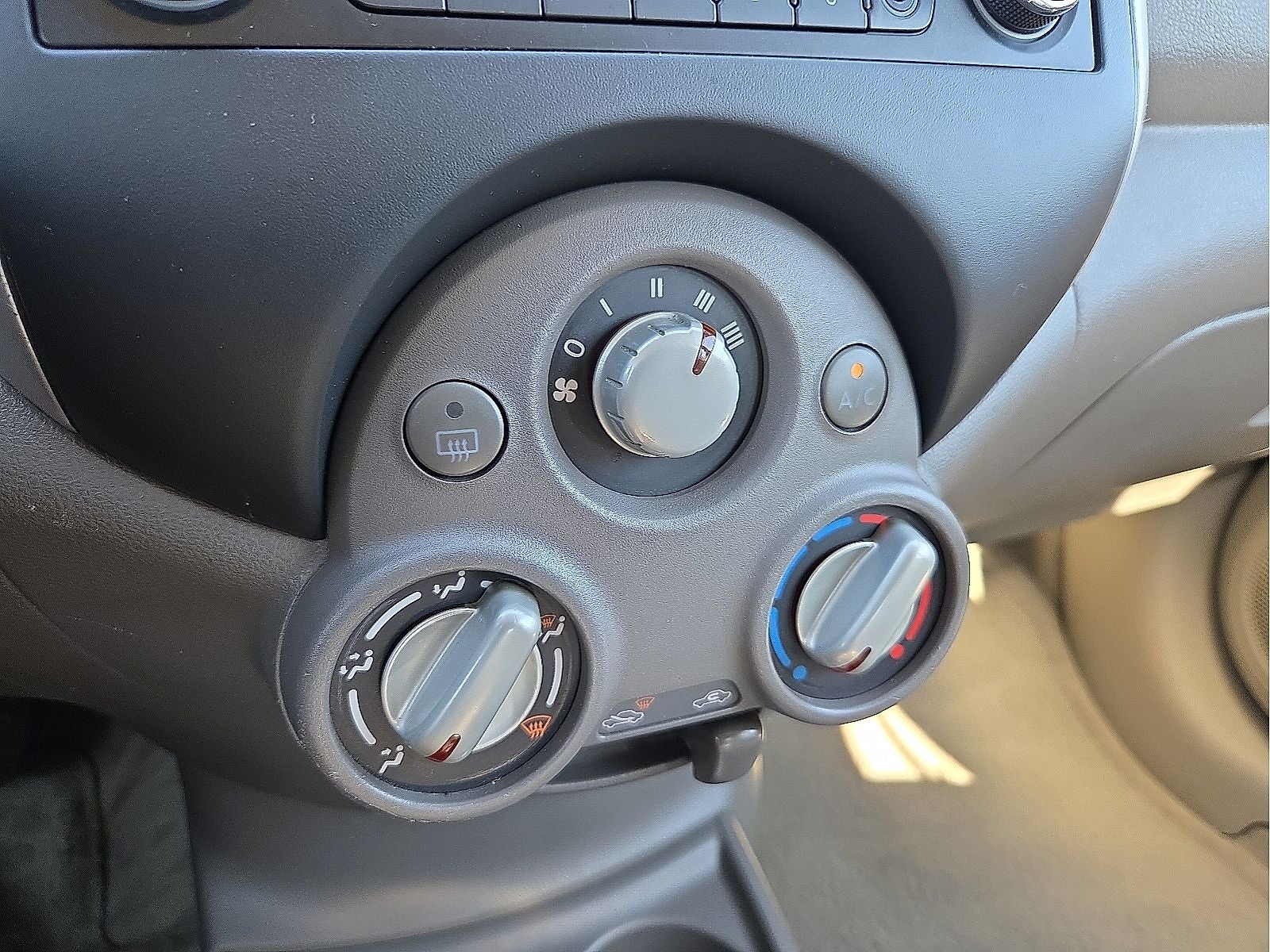 2014 Nissan Versa 1.6 SL