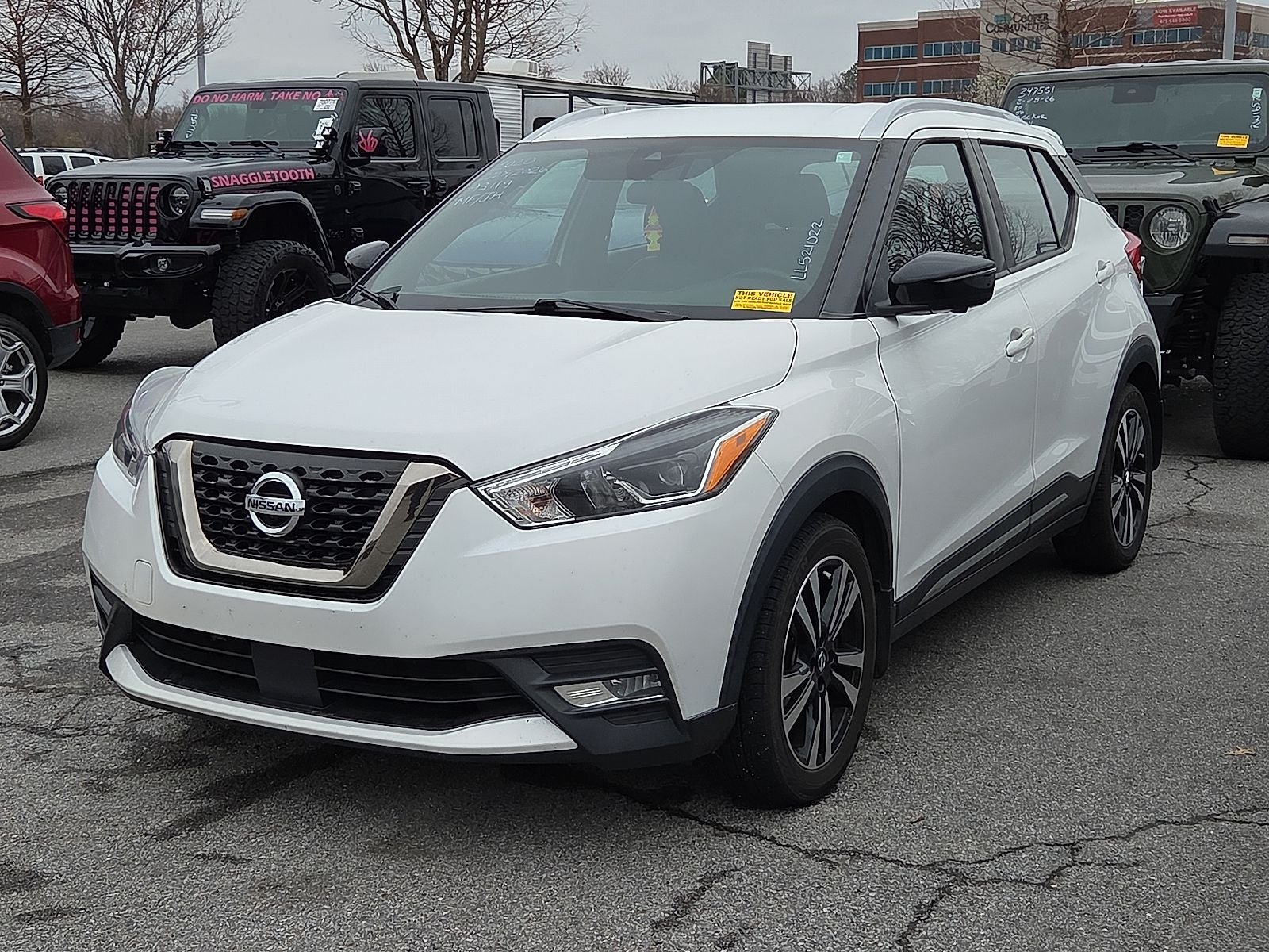 2020 Nissan Kicks SR