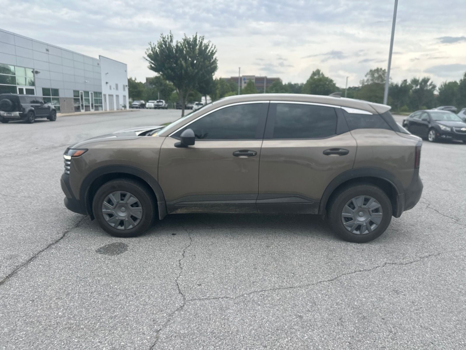 2025 Nissan Kicks S