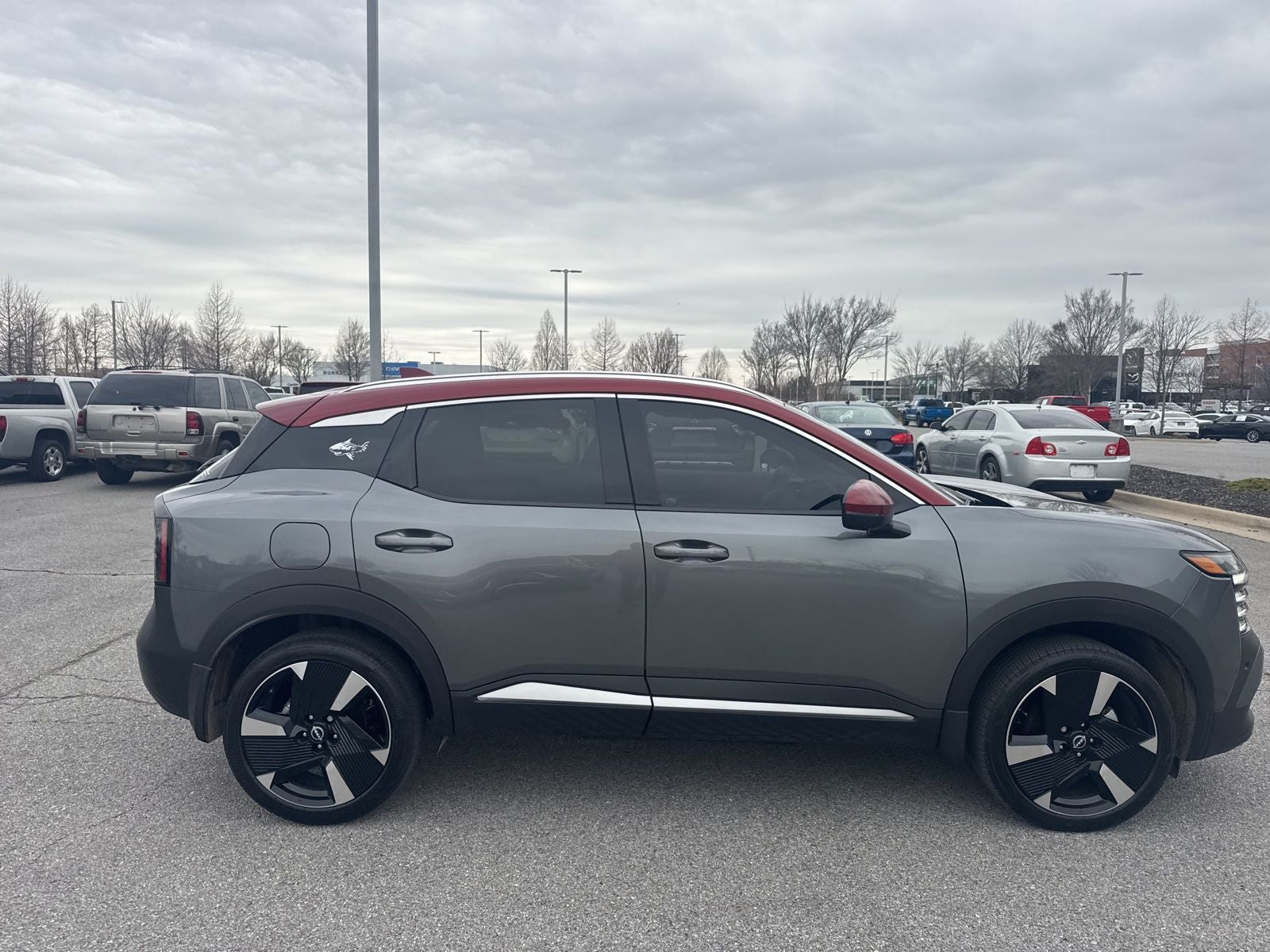 2025 Nissan Kicks SR