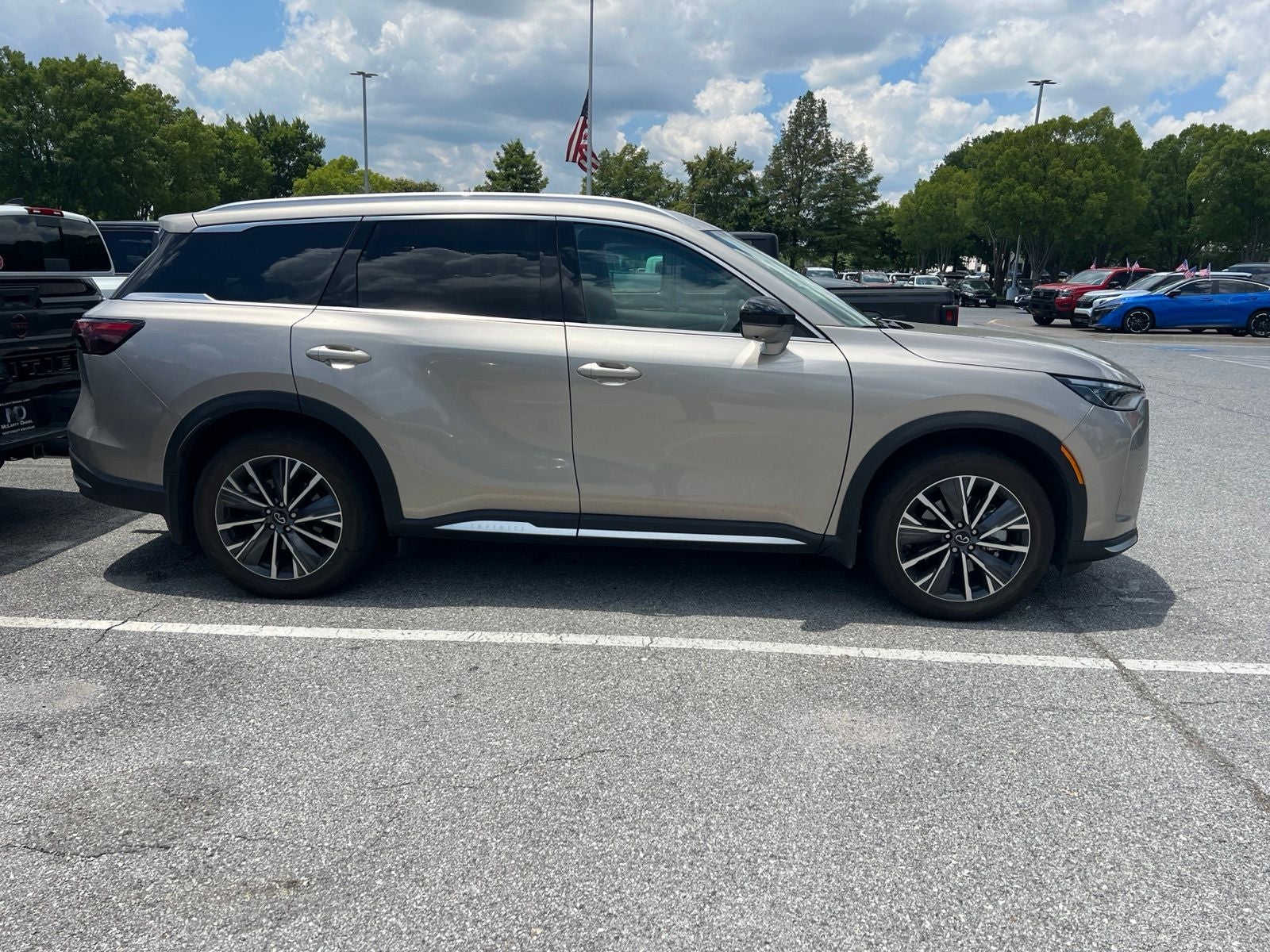 2026 INFINITI QX60 LUXE