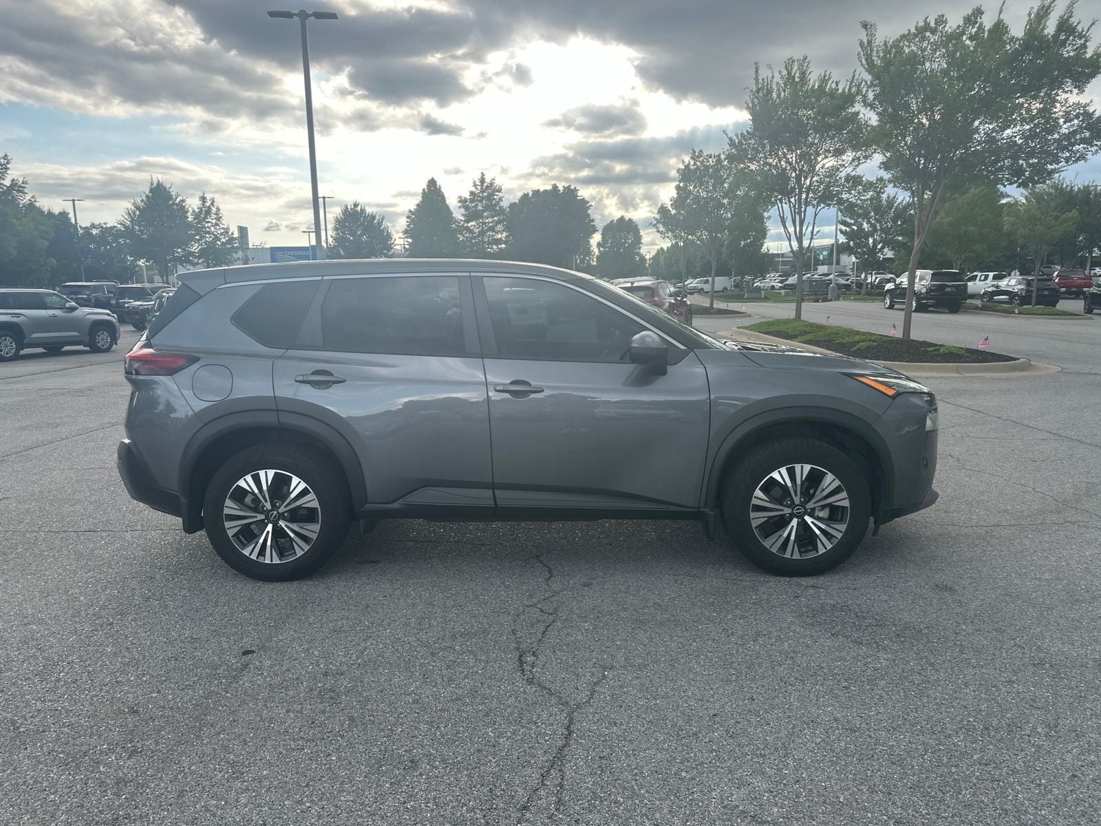 2022 Nissan Rogue SV