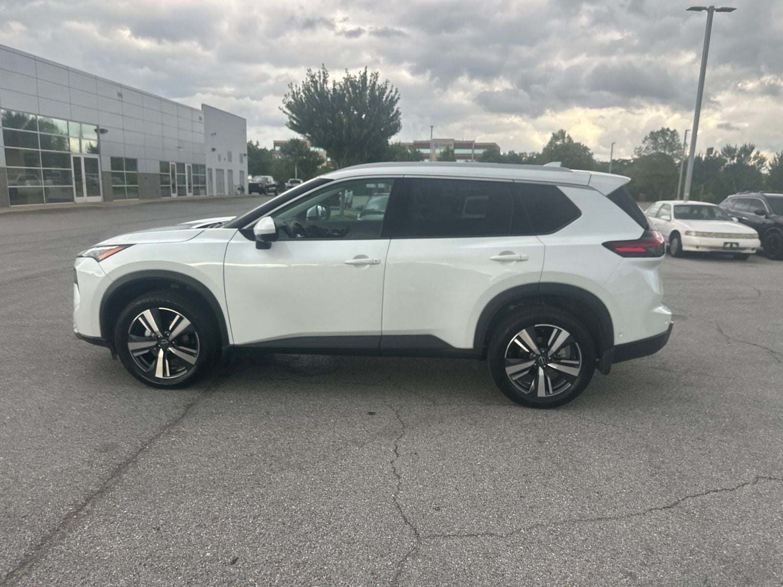 2024 Nissan Rogue SL