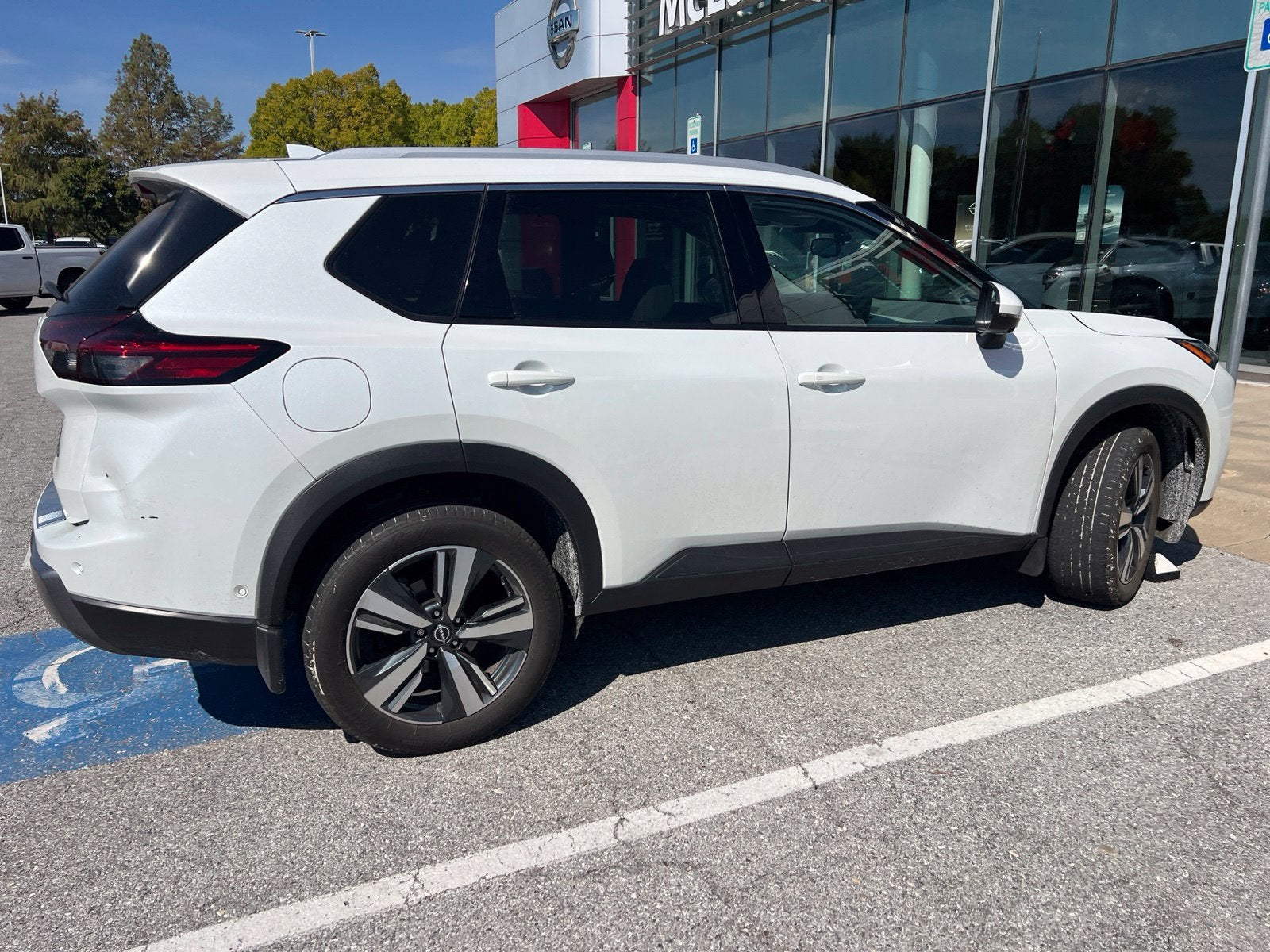 2024 Nissan Rogue SL
