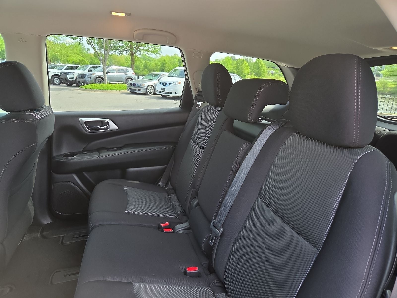 2020 Nissan Pathfinder SV