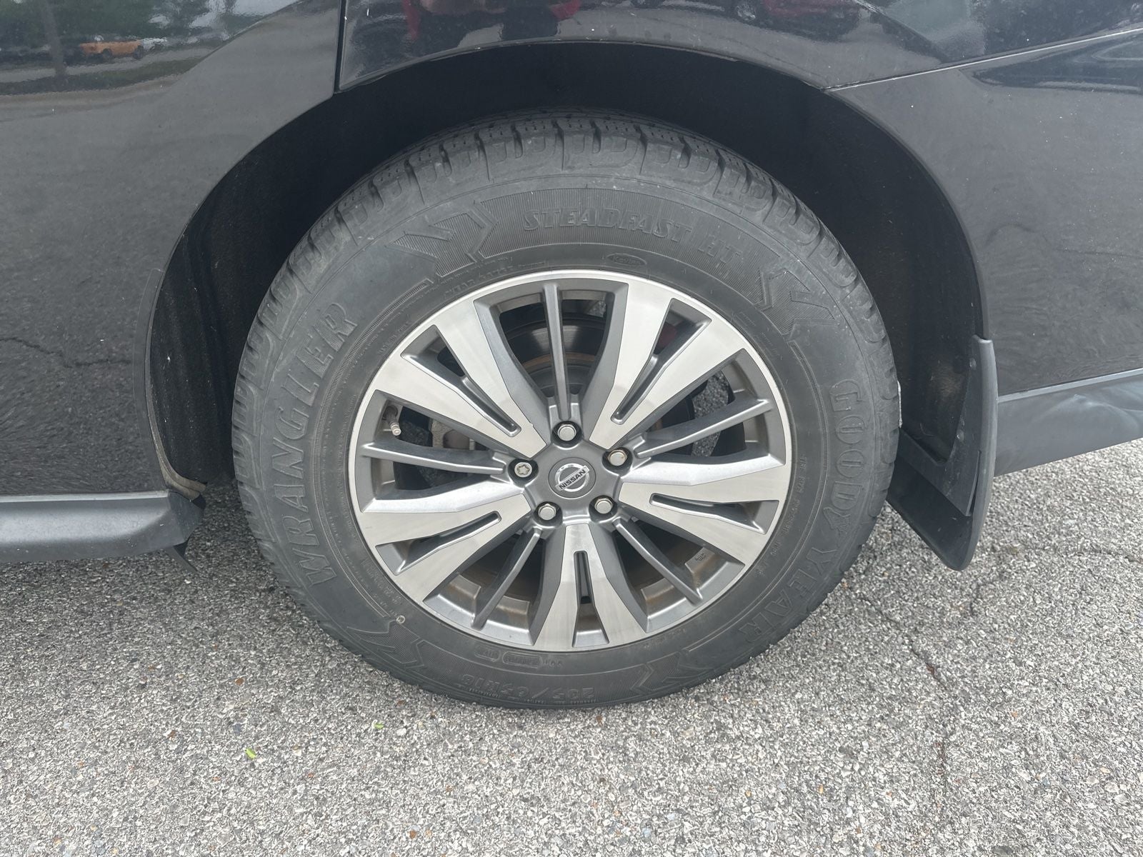 2020 Nissan Pathfinder SV