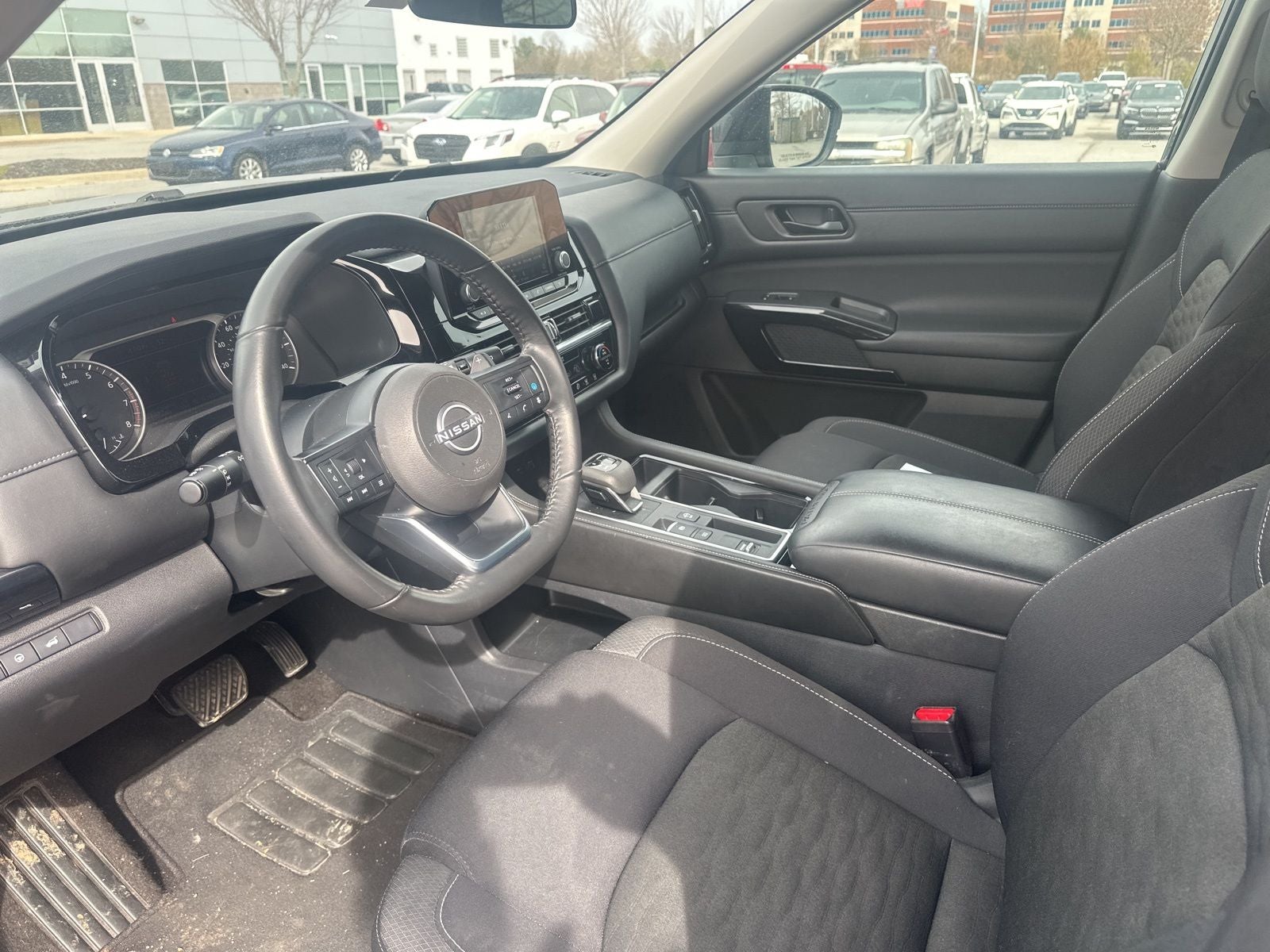 2025 Nissan Pathfinder SV