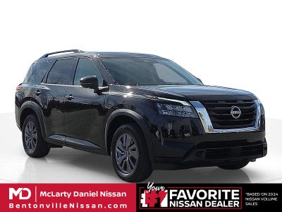 2025 Nissan Pathfinder SV