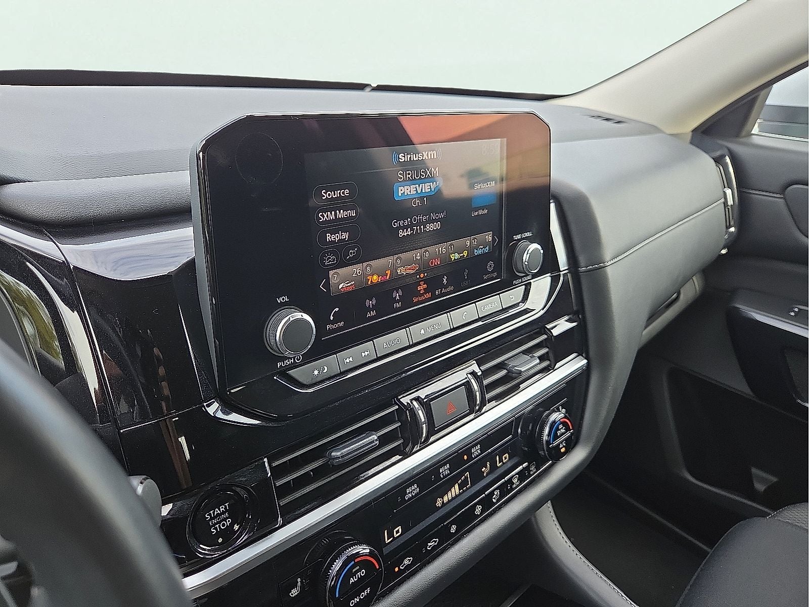 2025 Nissan Pathfinder SV