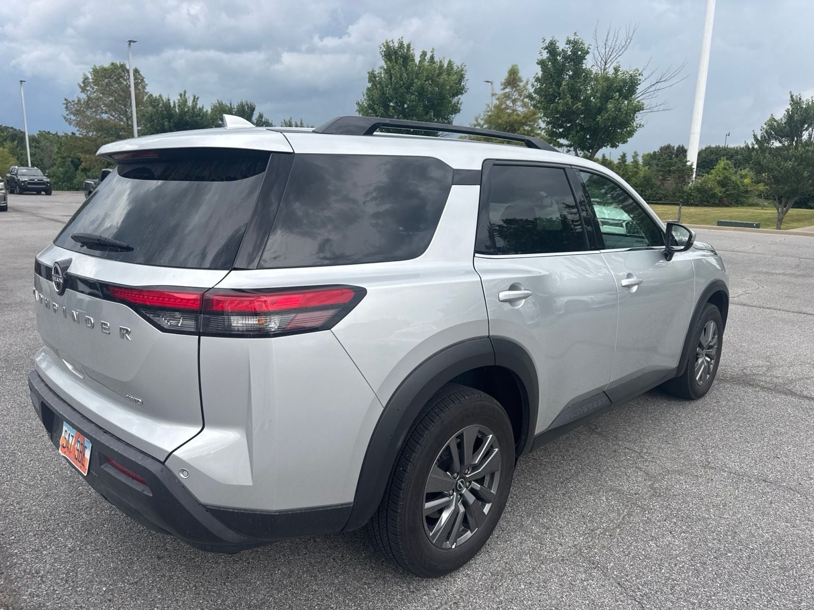 2025 Nissan Pathfinder SV