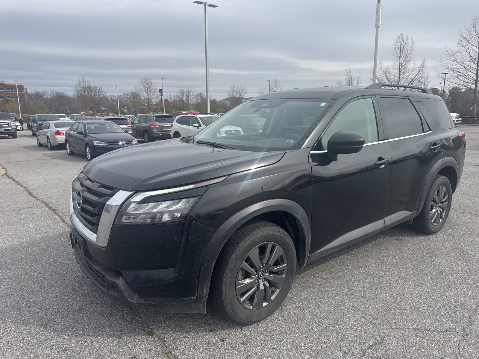 2025 Nissan Pathfinder SV