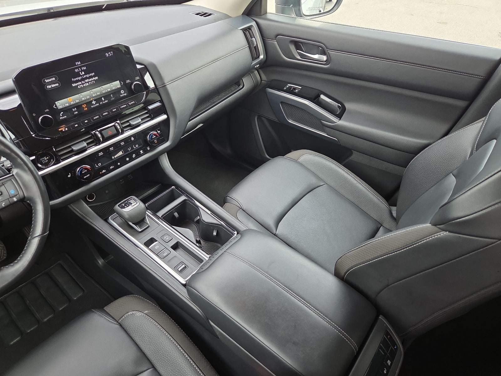 2025 Nissan Pathfinder SL