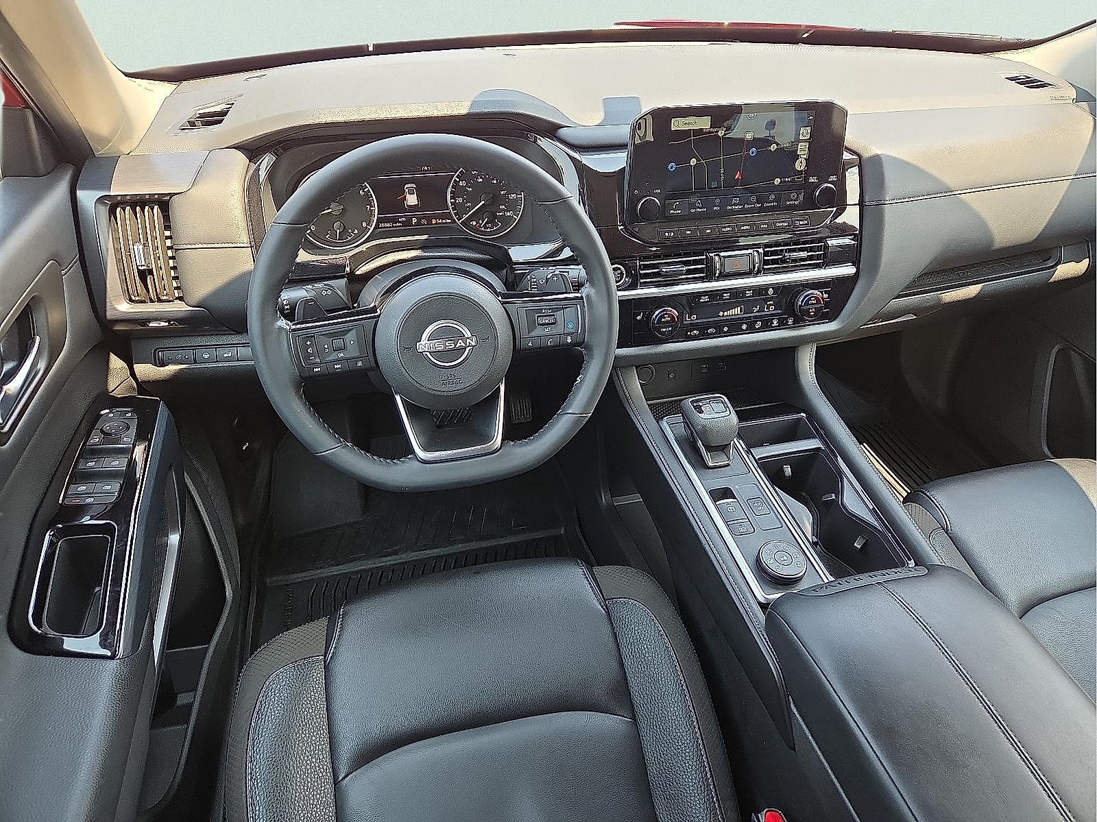 2024 Nissan Pathfinder SL