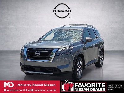 2025 Nissan Pathfinder SL