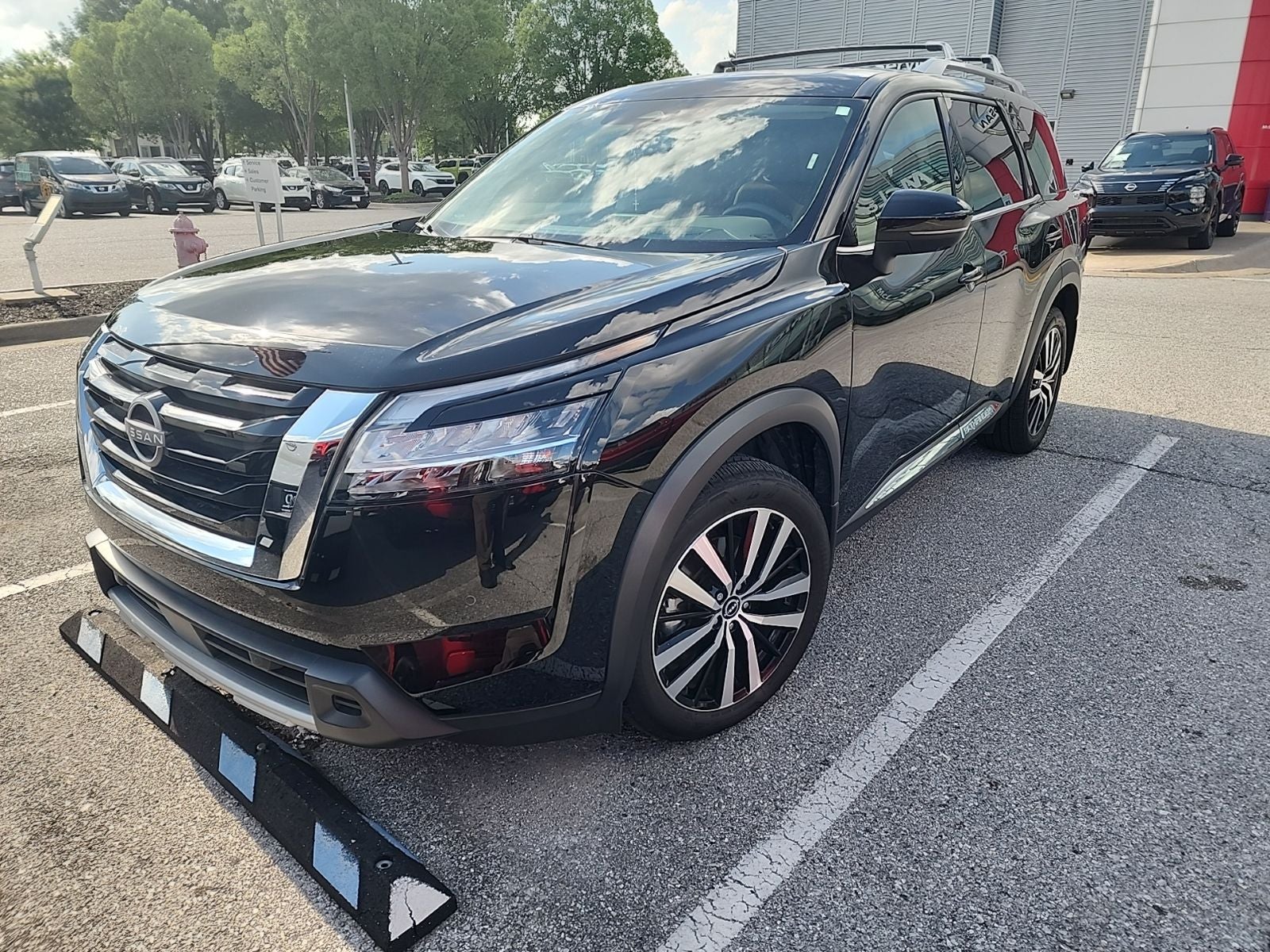 2024 Nissan Pathfinder Platinum