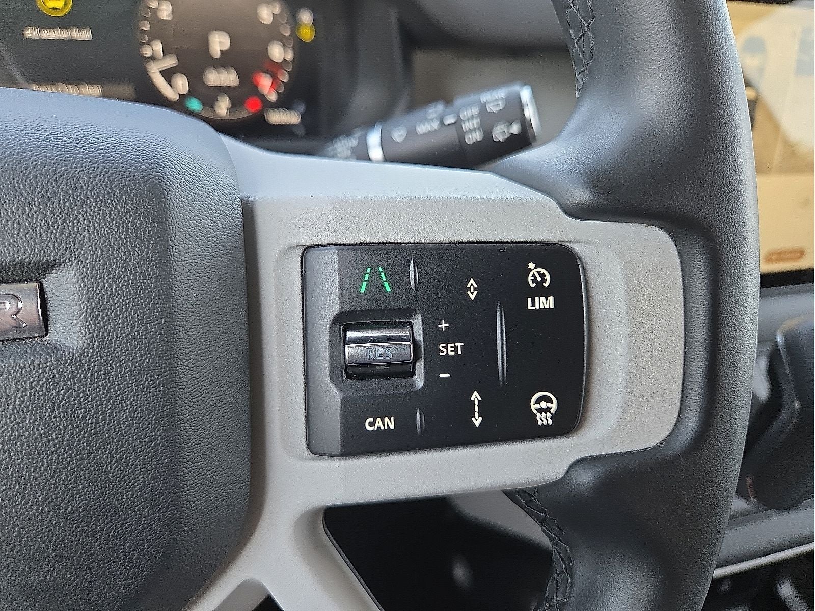 2025 Land Rover Defender 110 S