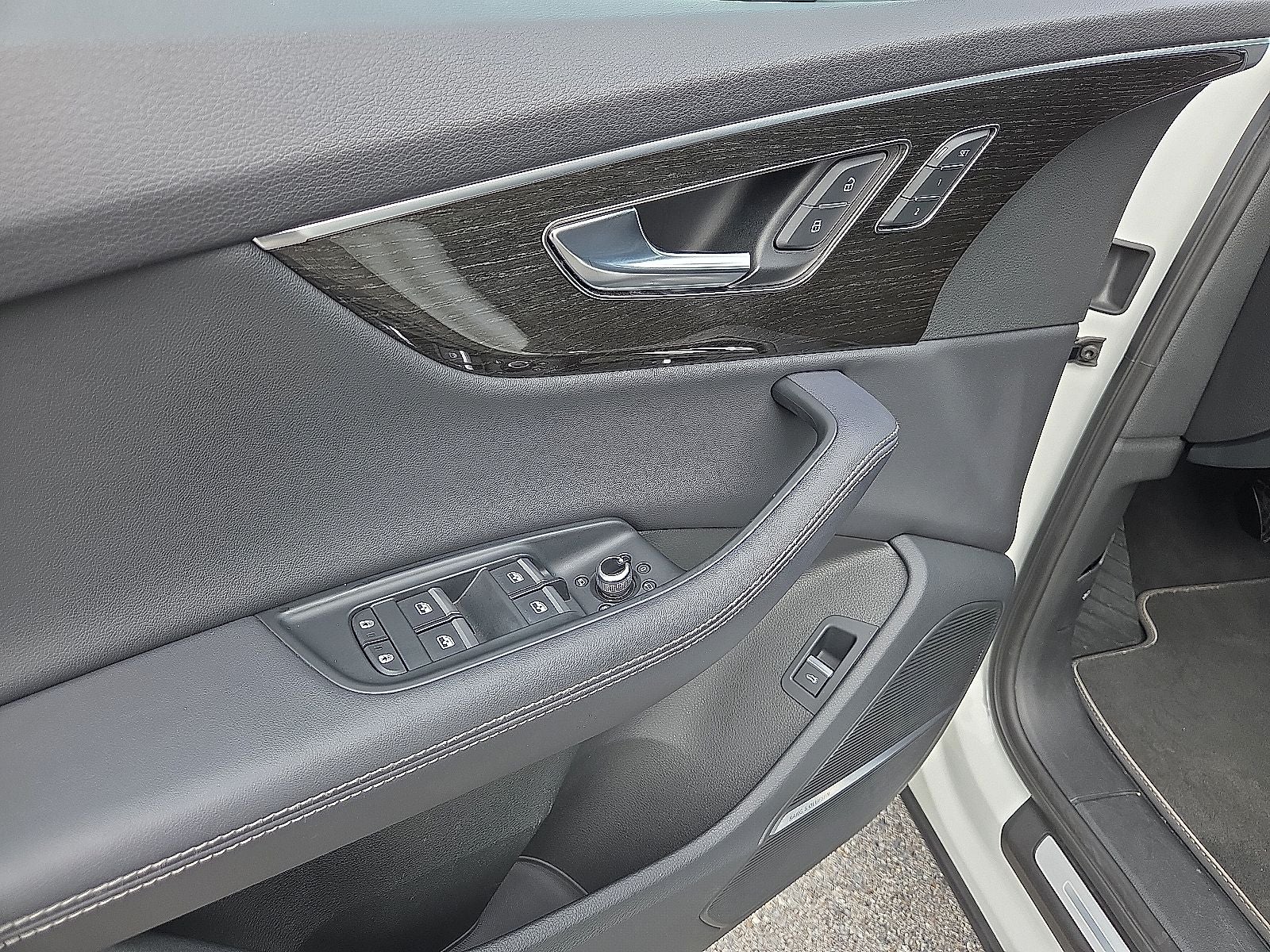 2025 Audi Q7 55 Premium Plus quattro